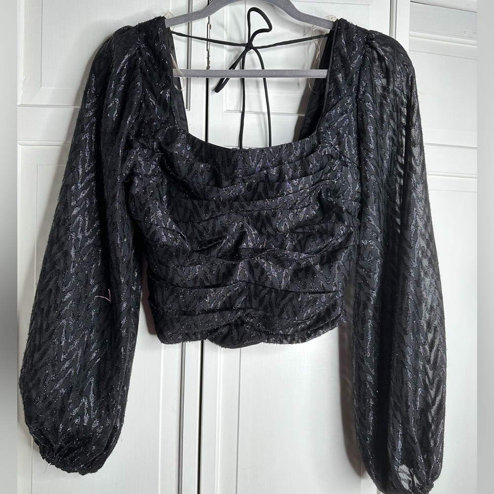 VESTIQUE black shimmer cropped billowed top size small